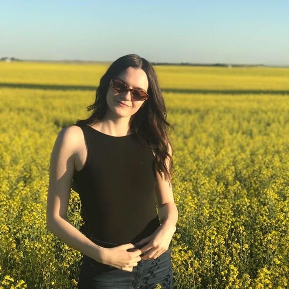 Meet your Posher, Taylor - Picture 1 of 1